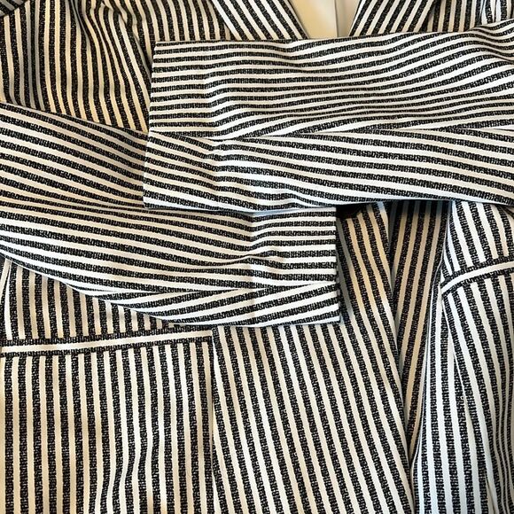 WHBM Black/White Abstract Stripe Blazer Size 12 - Picture 11 of 11